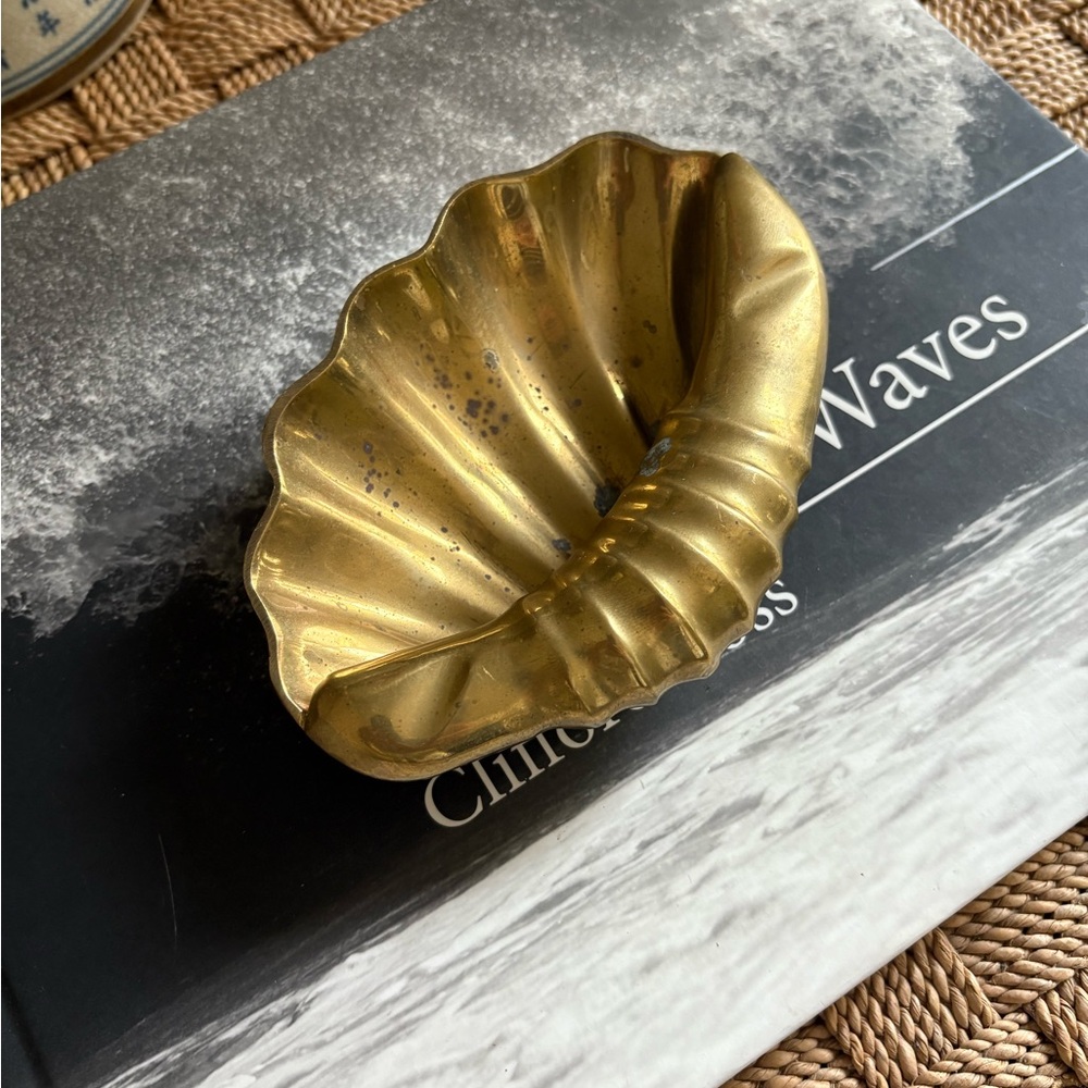 Vintage Brass Seashell 🐚